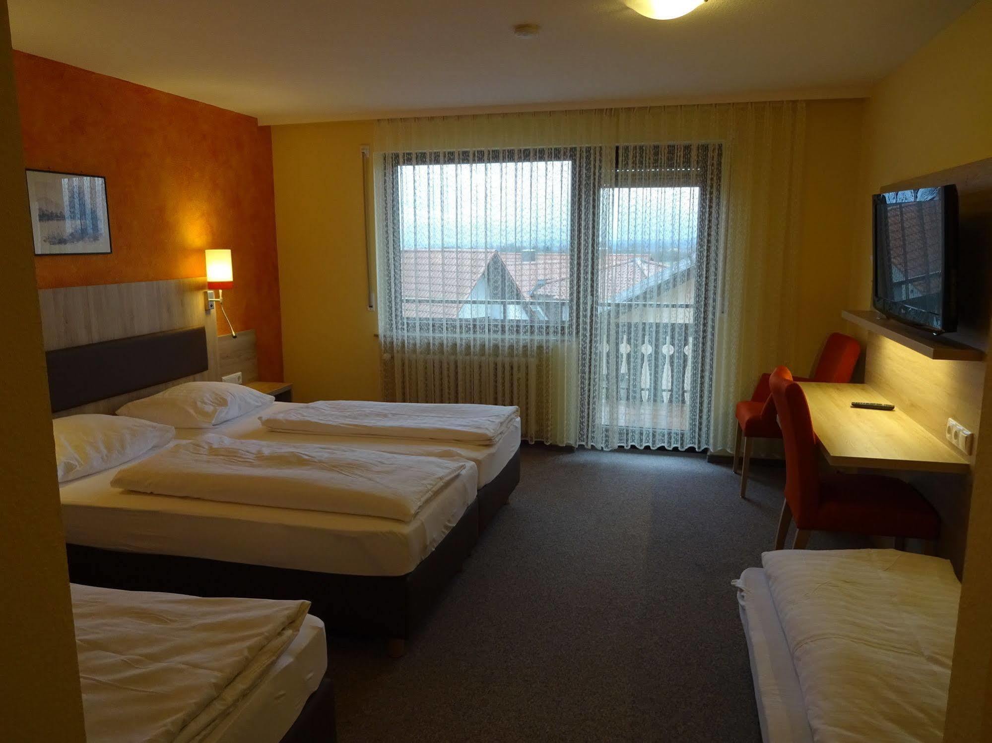 Gasthof Hotel Zum Ross Wertheim Exterior foto